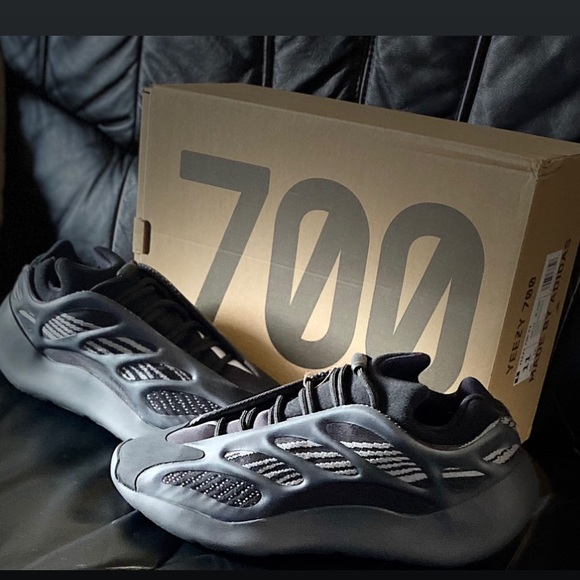 yeezy 700v3 glow